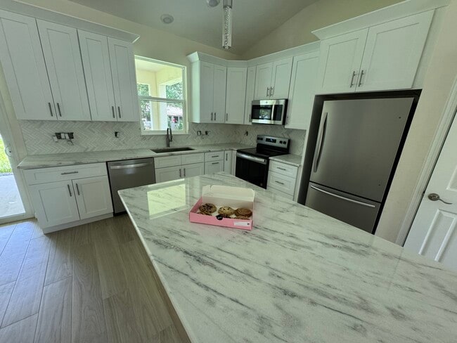 Building Photo - 247 Debary Dr