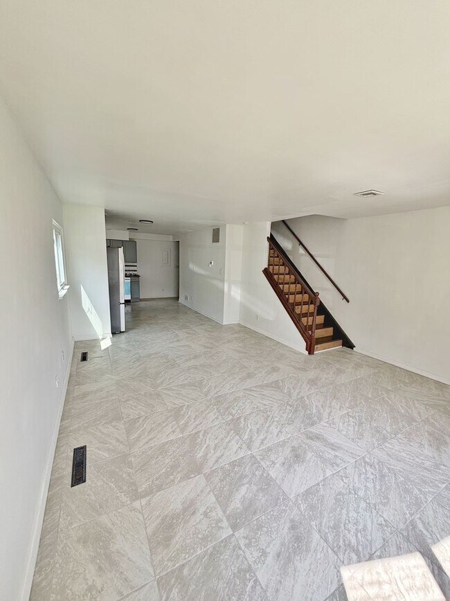 Building Photo - Charming 3-Bedroom Home in Quiet Cul-de-Sa...