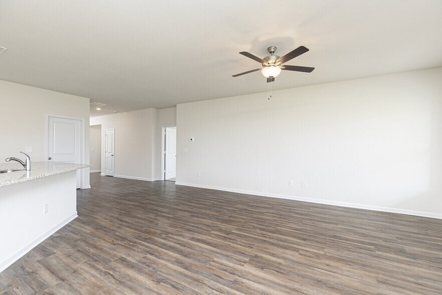 Building Photo - 1405 Sodbuster Dr