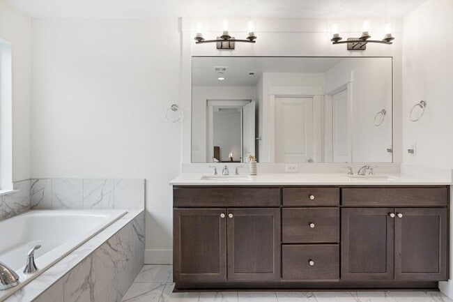 Building Photo - 26627 NE Boyd Way