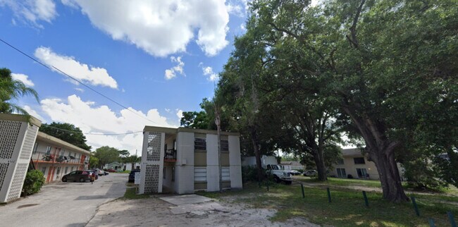 Primary Photo - 1032 W Jefferson St