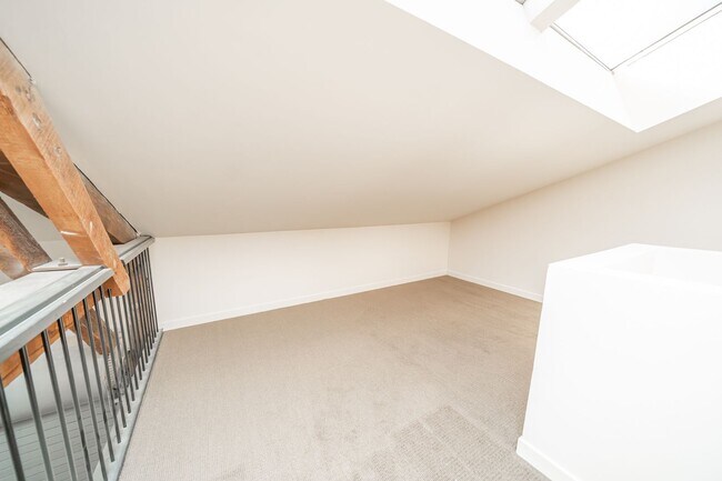 Building Photo - 1617 32nd St