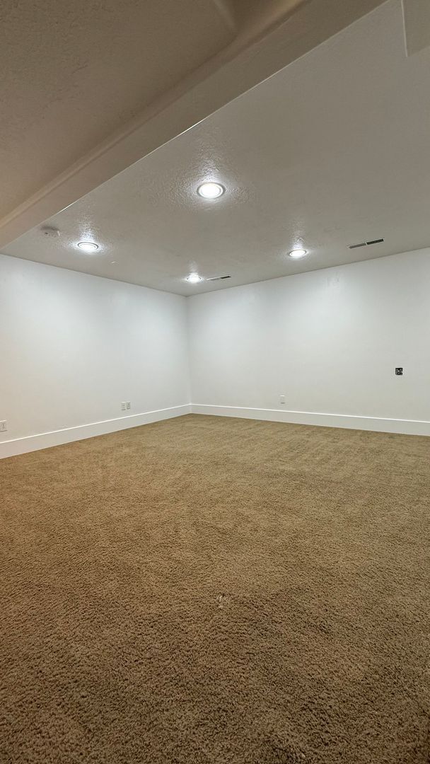Building Photo - Large Single Family Lehi Home available now!