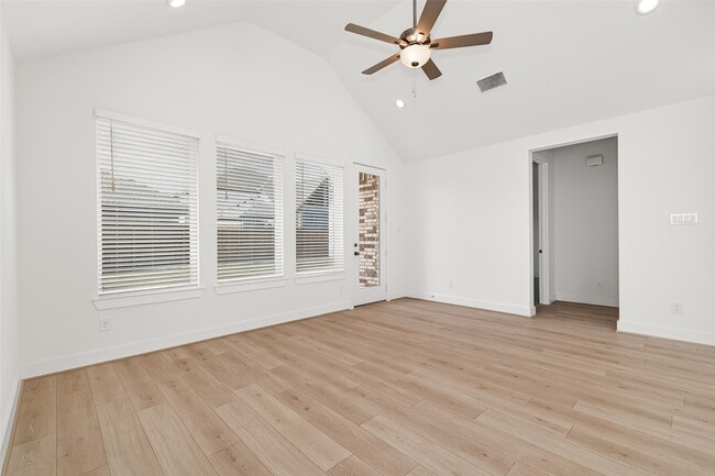 Building Photo - 4916 Northern Wds Dr