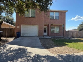 Building Photo - Four Bedroom/ Two and a Half Bed Home Near Brooks City Base