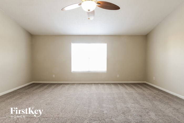 Building Photo - 8588 N Springview Dr