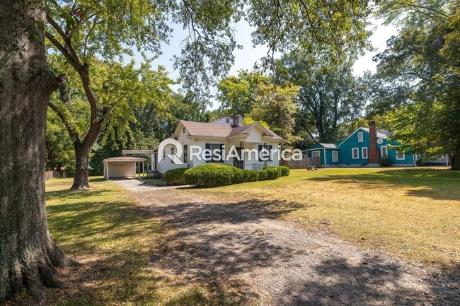 Primary Photo - Charming 3-Bedroom 2 bath available now