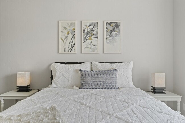 Building Photo - 8311 E Stone Valley St