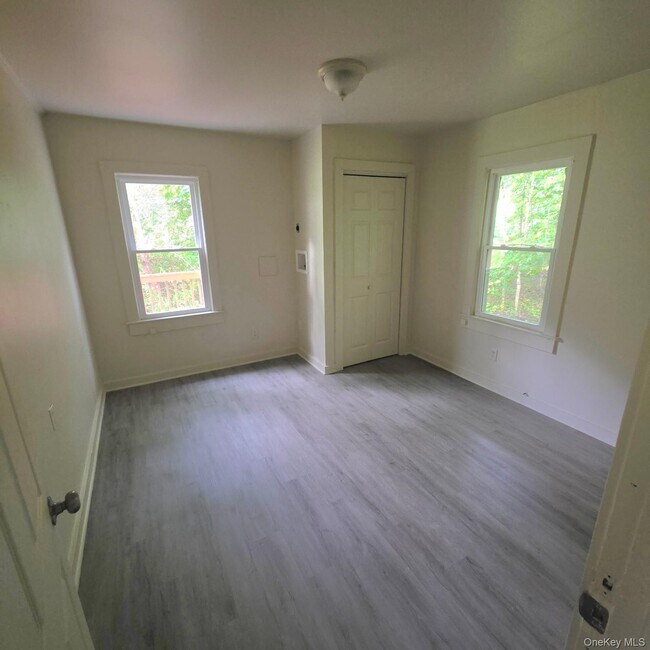 Building Photo - 2 Storybrook Ln W