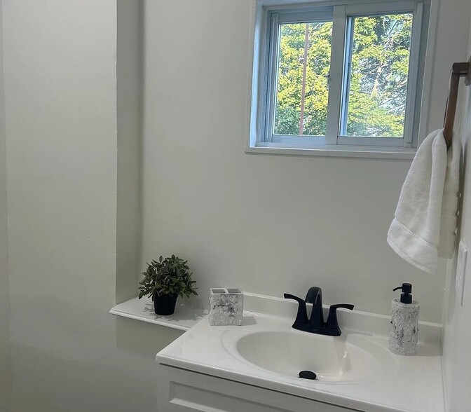 Building Photo - 92 Pennsylvania Ave