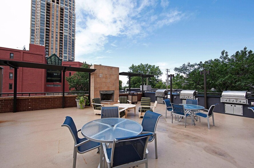 pool deck - 401 S 1st St