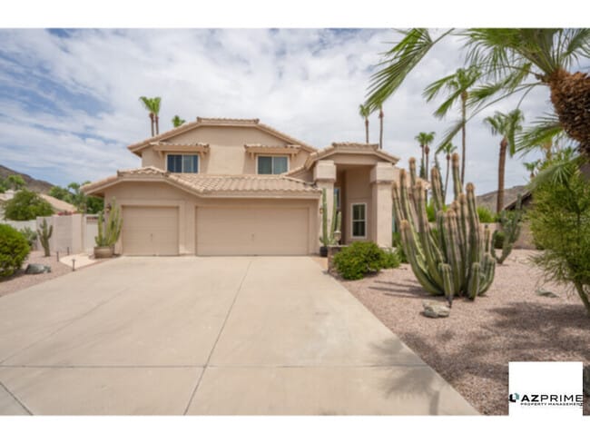 Building Photo - Discover your Dream Oasis in this 4/3 Phoe...