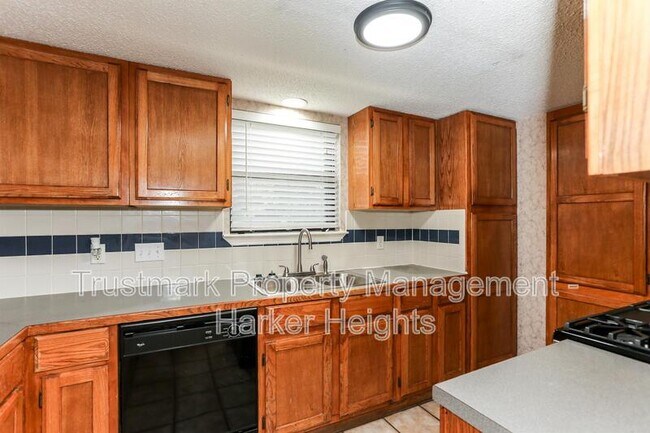 Building Photo - 1208 Westway Cir