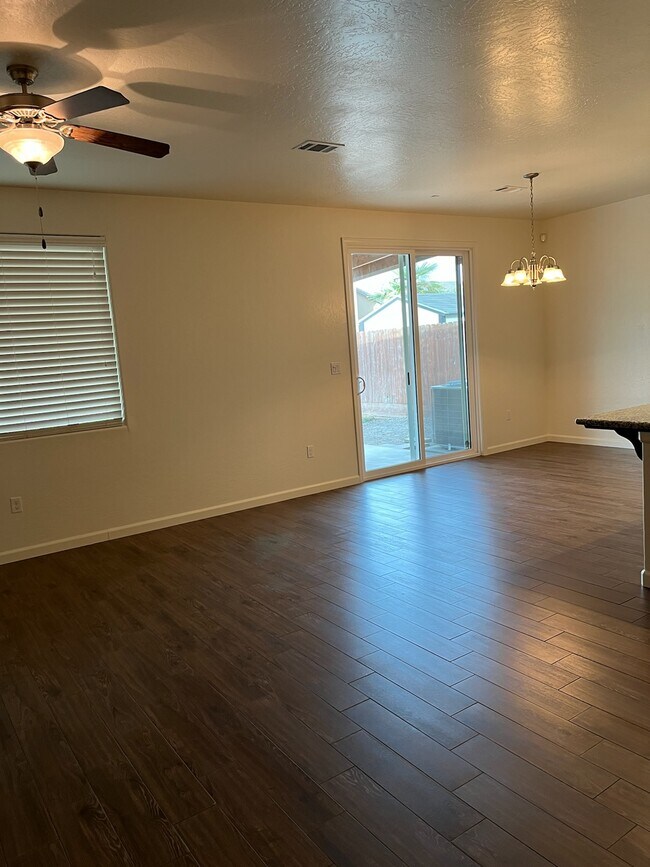 Building Photo - 2468 Bay Hill Ave