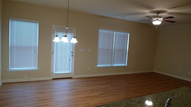 Building Photo - 38 Greenfield Dr