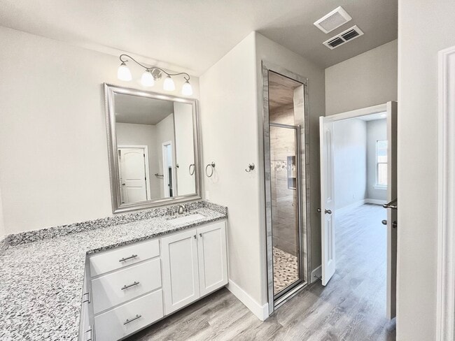 Building Photo - 4bed 2 bath - Frenship ISD