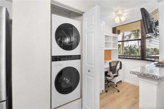 Building Photo - 9500 S Ocean Dr