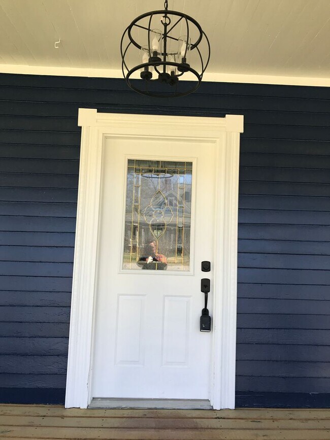 Building Photo - 1001 S 8th St