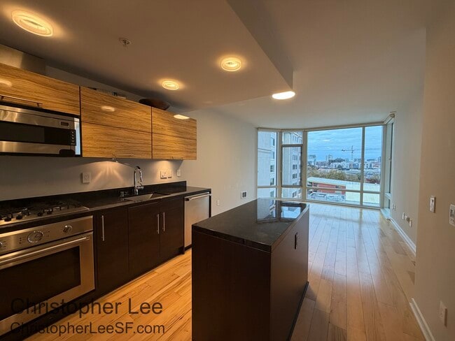 Building Photo - 829 Folsom St