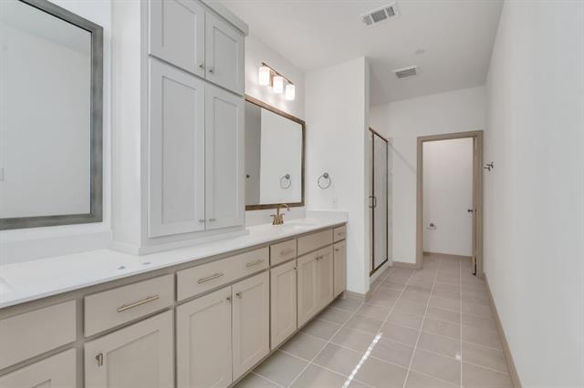 Building Photo - 8894 Scarp Hl Ln