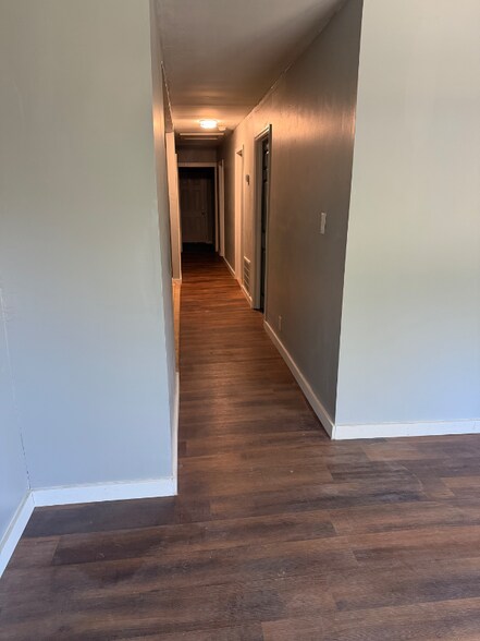 Building Photo - 514 Iowa Ave