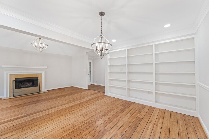Dining Room with Built In Bookcases - 1486 Briaroaks Trl NE