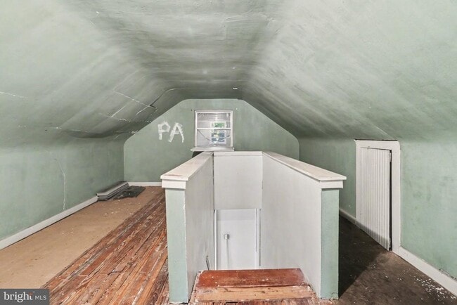 Building Photo - 5885 Avis Ln