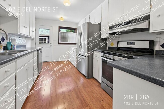Building Photo - 402 E Del Norte St