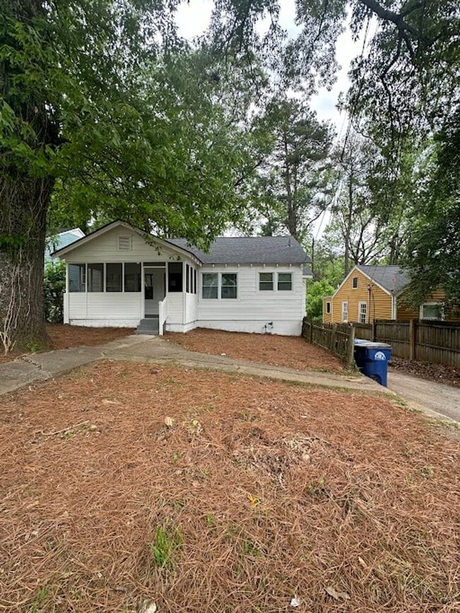 Primary Photo - 3 bed 2 bath in Atlanta!