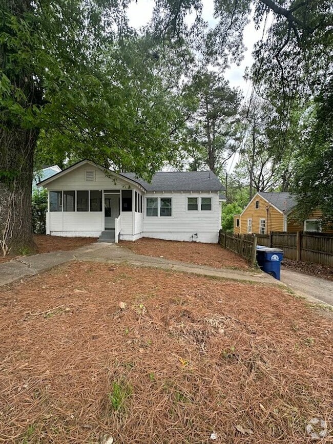 Building Photo - 3 bed 2 bath in Atlanta!