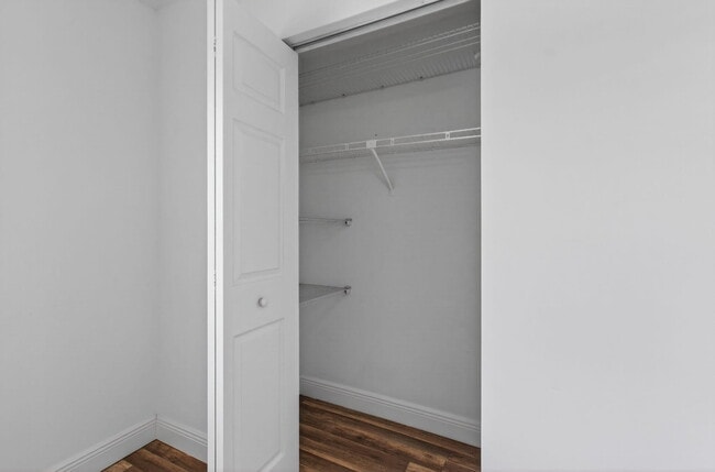 Building Photo - 8536 Casa Del Lago