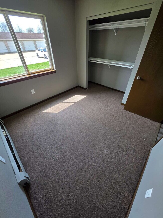 Building Photo - *WINTER MOVE-IN SPECIAL* 3 Bedroom | 2 Bat...