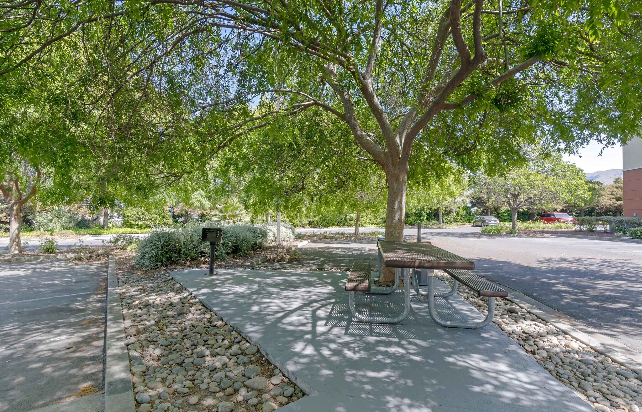 Building Photo - Furnished Studio-Fremont - Fremont Blvd. S...