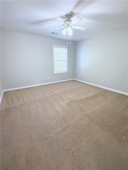 Building Photo - 12442 Waterside Dr