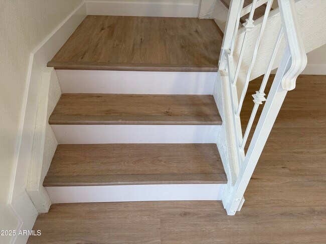 Building Photo - 1623 E Bluefield Ave