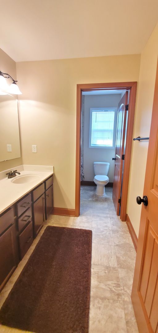 Building Photo - Spectacular!