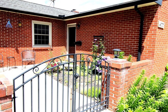 Building Photo - 4777 Nugent Dr
