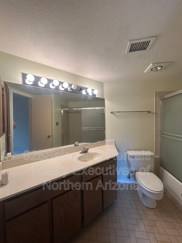 Building Photo - 4005 N Goodwin Cir