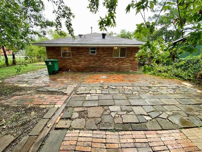 Building Photo - 4318 Weaver Rd