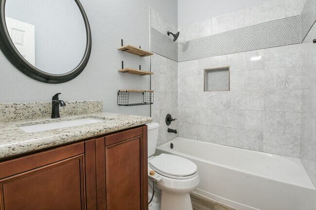 Building Photo - 5410 Linden Grove Ct