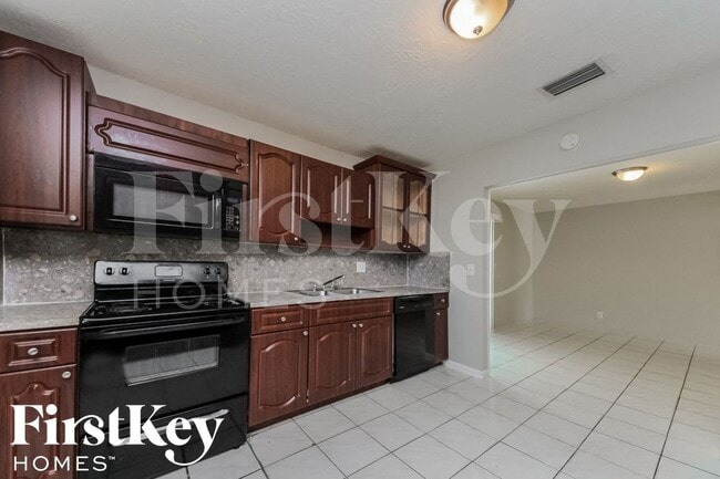 Building Photo - 2220 NW 44th Ave