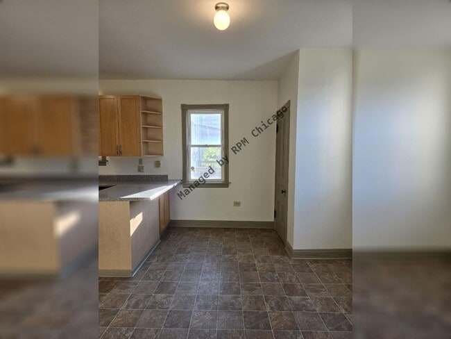 Building Photo - 530 E 45th St