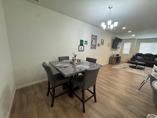 Building Photo - Stylish 3-Bedroom Townhome with Mountain Views & 2-Car Garage