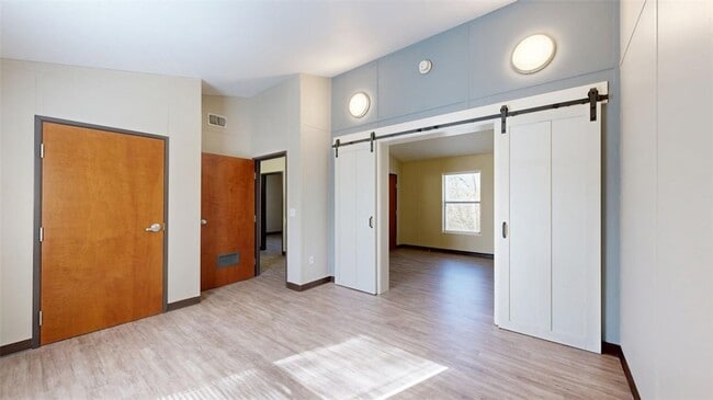 Building Photo - 5585 Straub Rd