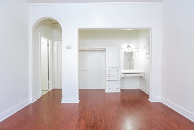 Building Photo - 21 Westminster Ave