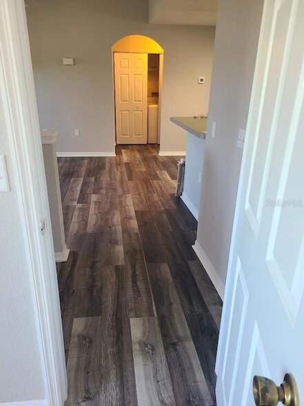 Building Photo - 8933 Manor Loop