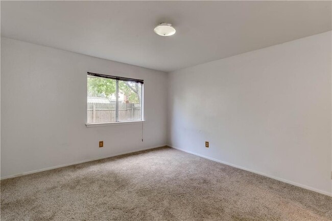 Building Photo - 4200 Everest Ln