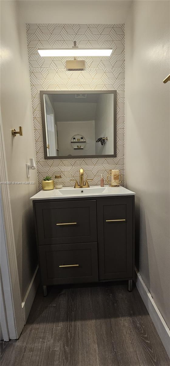 Building Photo - 1002 Sevilla Cir