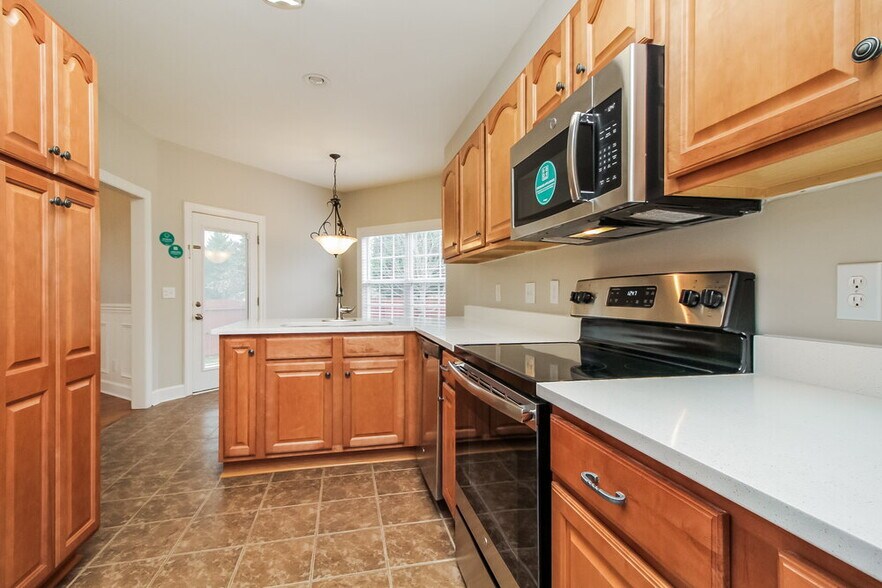 Building Photo - 241 Conquest Rd