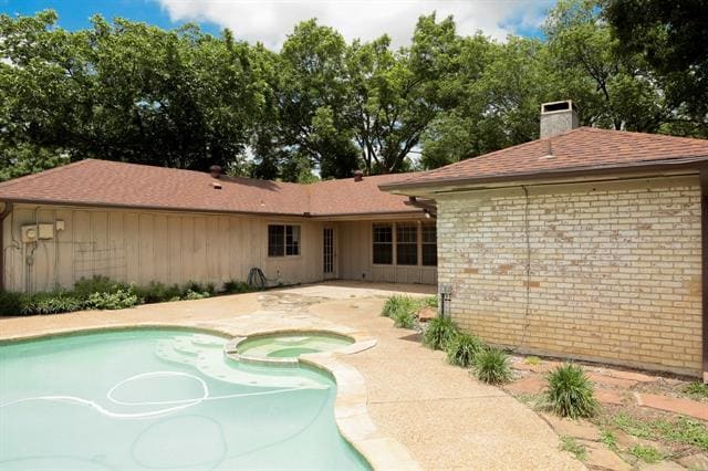 Building Photo - 2212 Tree House Ln
